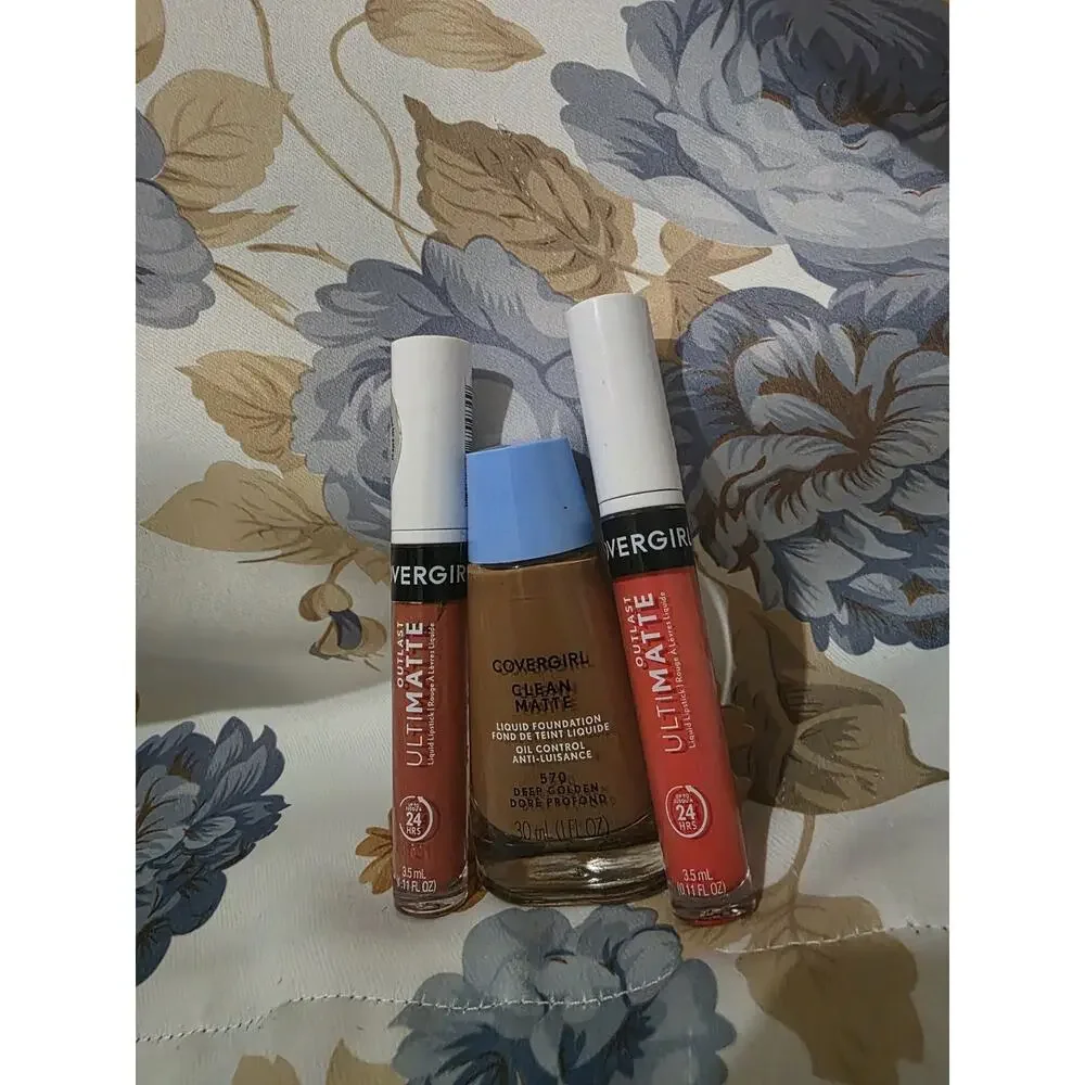 COVERGIRL Clean Matte 570 Foundation, Ultimatte Lip 110 & 125 Lot